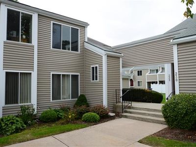 Property at 224 Nassau Dr, Springfield, MA