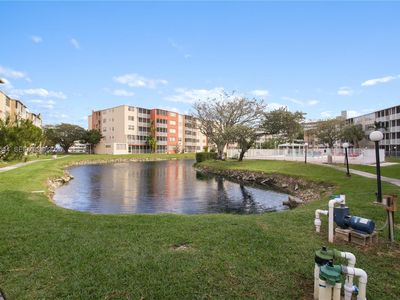 1690 NE 191st St APT 404-1