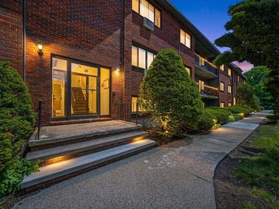 26 Faxon St APT 9