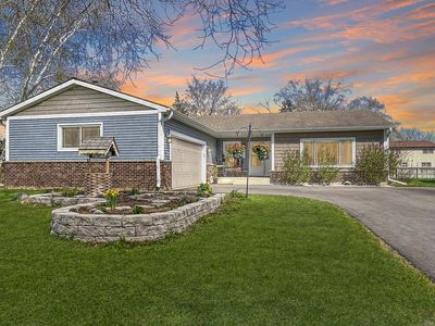 211 Waterbury Cir