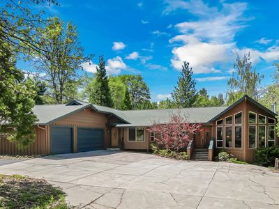 Property at 509 Jefferson Dr, Mount Shasta, CA