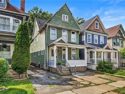 274 Hoyt St