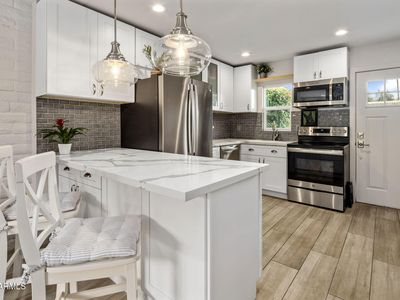 4800 N 68th St UNIT 225