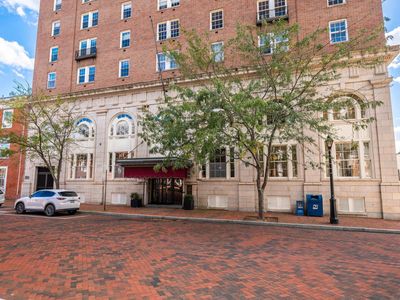 500 Court Sq APT 706