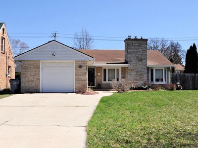 4930 West Kinnickinnic River PARKWAY