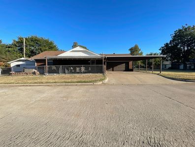 701 Moraine Ave
