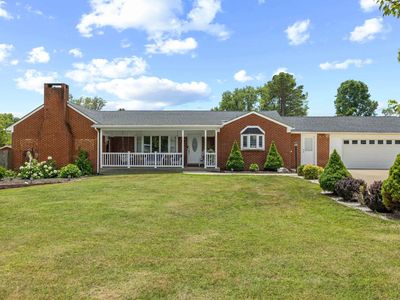 14 Featherstone Dr