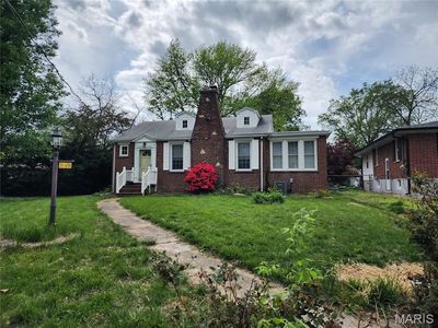 3028 Roland Ave