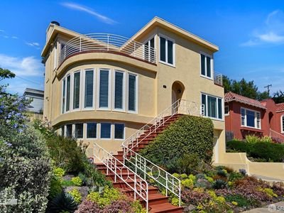 376 Moncada Way