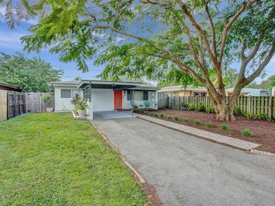 1605 NW 7th Ter