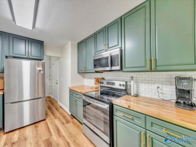 11416 Hillwood Dr SE