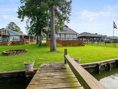 153 Lakeshore Dr