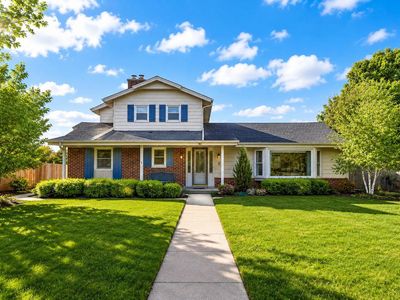 8 Steeplechase DRIVE