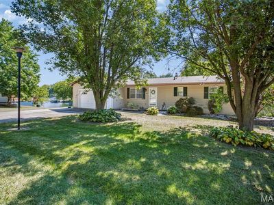 712 Riviera Cir