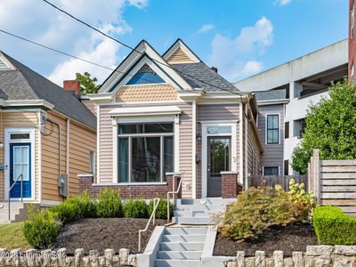 1211 E Broadway