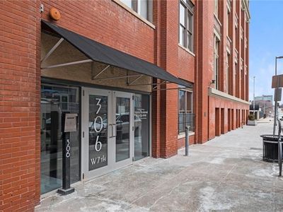 306 W 7th St APT 203