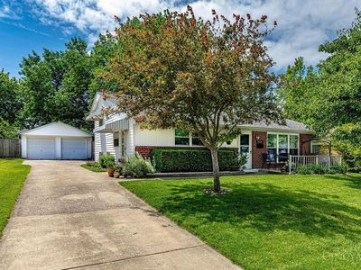 6439 Canastota Dr