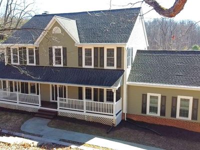 6885 Walnut Heights Dr