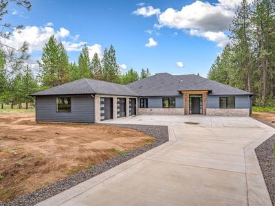1015 W Montgomery Rd