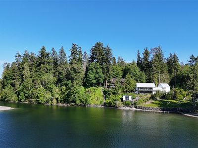 9844 NE Lafayette Avenue