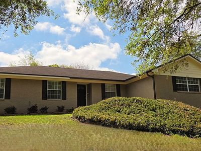 3747 Longchamp Cir