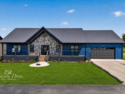 212 Lincoln Dr
