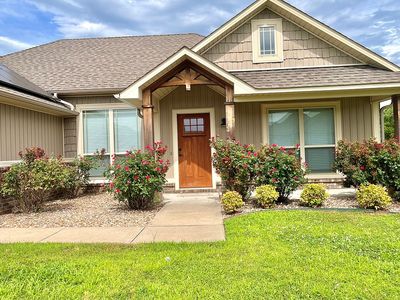 2512 Eastridge Dr