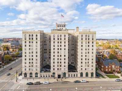 15 E Kirby St APT 1231