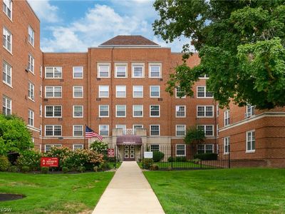 19101 Van Aken Blvd APT 421