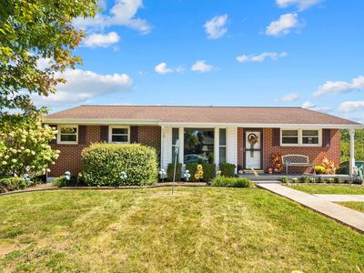 106 Roseland Dr SW
