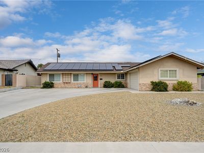 2704 W Oakey Blvd