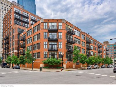 333 W Hubbard St APT 701
