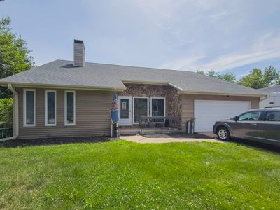 Property at 4455 Amesbury Dr, Bettendorf, IA