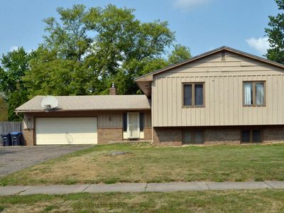 2775 Hilltop Ct