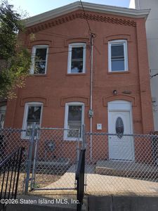 103 Chestnut Ave