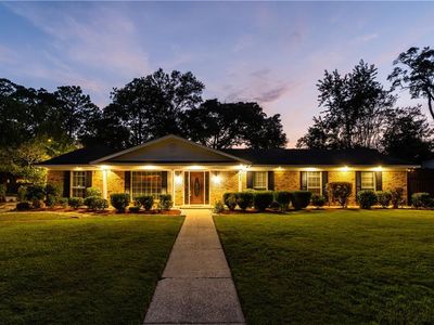 814 Pinemont Dr