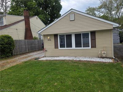 Property at 908 Bellevue Dr, Willoughby, OH