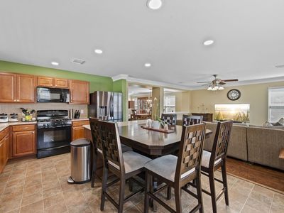 6615 Green Pear Ln