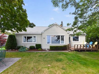 1105 Bay Dr