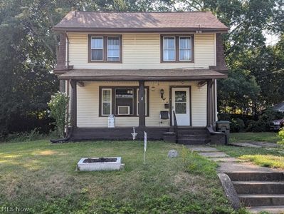223 Greenfield Ave SW