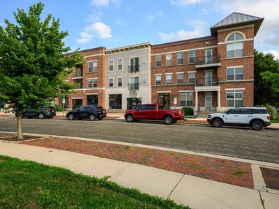 2581 Smithies St #101
