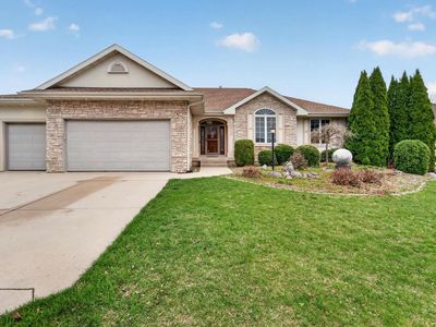 609 South Meadowbrook Lane