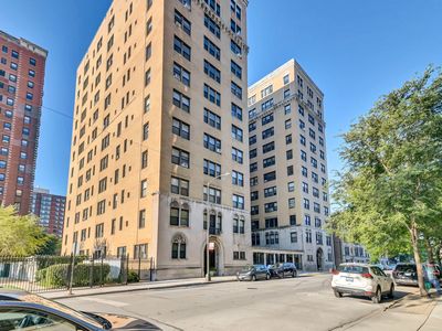 1755 E 55th St APT 301