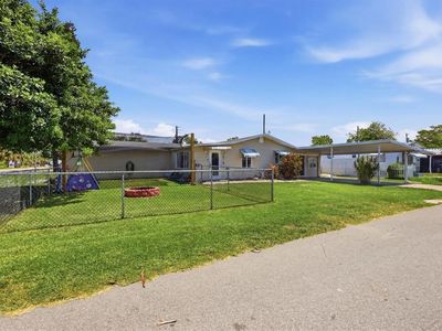 1111 51st Ave W