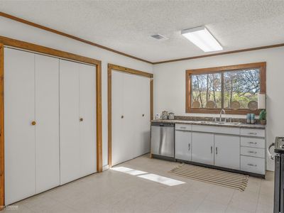 203 Thomas Rd