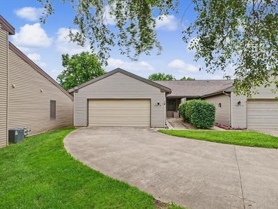 Property at 1806A Glenwood Oaks Ct, Urbana, IL