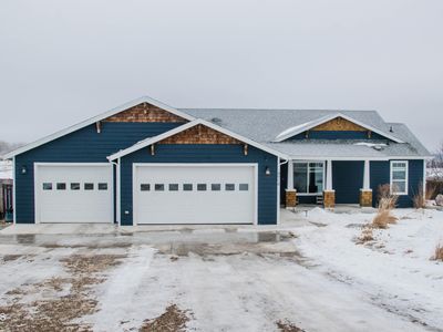 Property at 4914 Ridge Dr, Williston, ND