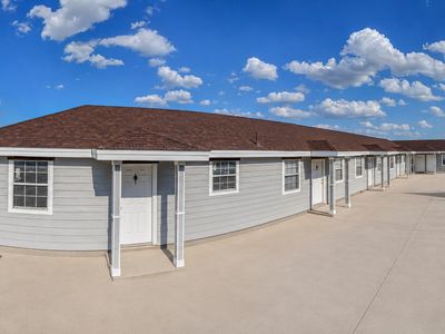 2872 Memorial Jr High Dr.
