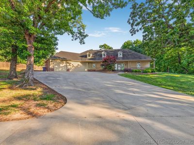 1902 E 370th Rd