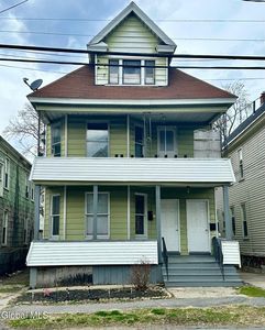 79 Robinson Street